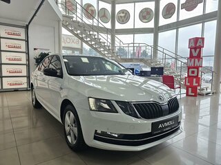 2018 Skoda Octavia III (A7) Рестайлинг, белый, 1777000 рублей, вид 3
