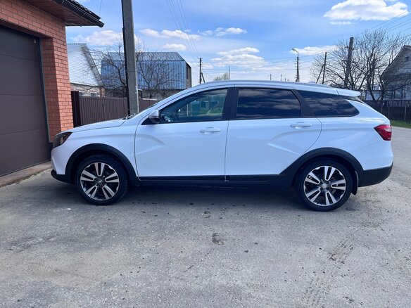 2018 Lada (ВАЗ) Vesta SW Cross I, белый, 1050000 рублей