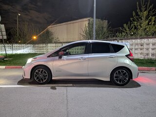 2018 Nissan Note Nismo e-Power II Рестайлинг, серебристый, 1300000 рублей, вид 5
