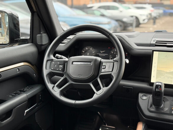 2023 Land Rover Defender 110 II, коричневый, 9190000 рублей - вид 11