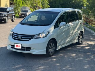 2010 Honda Freed I, белый, 980000 рублей, вид 2