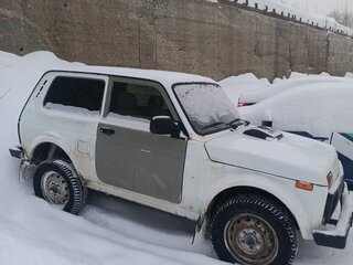2016 Lada (ВАЗ) 2121 (4x4) I Рестайлинг, белый, 365000 рублей, вид 2