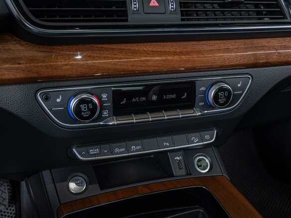 2021 Audi Q5 45 TFSI II (FY) Рестайлинг, чёрный, 4650000 рублей - вид 12
