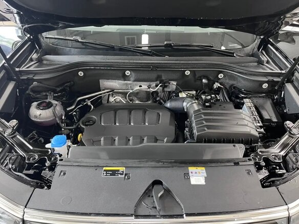 2026 Audi Q6 45 TFSI, чёрный, 7810000 рублей - вид 12