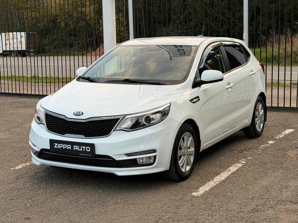 2017 Kia Rio III Рестайлинг, белый, 999000 рублей - вид 2