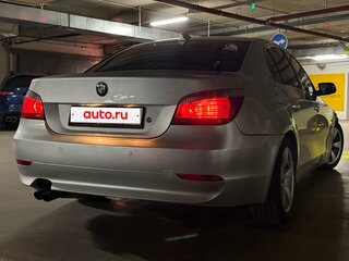 2006 BMW 5 серии 525i V (E60/E61), серебристый, 940000 рублей, вид 3