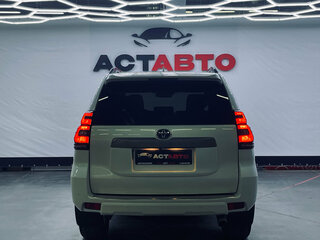 2022 Toyota Land Cruiser Prado 150 Series Рестайлинг 3, белый, 5650000 рублей, вид 5