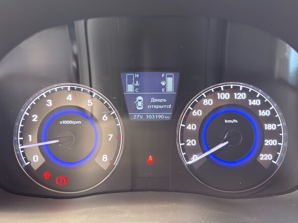 2014 Hyundai Solaris I Рестайлинг, серый, 900000 рублей - вид 6