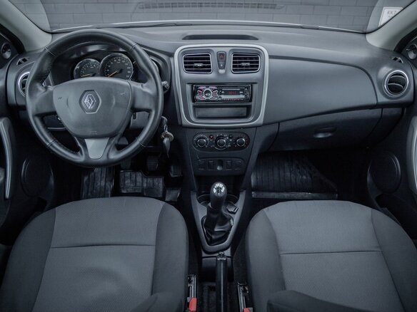 2018 Renault Logan II, белый, 450000 рублей - вид 9
