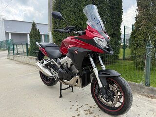 2017 Honda VFR 800X (Crossrunner), красный, 750000 рублей, вид 1