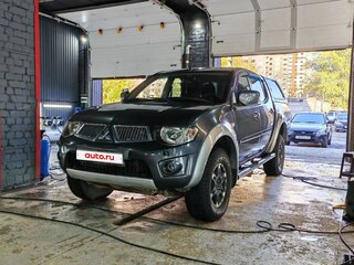 2011 Mitsubishi L200 IV, серый, 1500000 рублей, вид 1