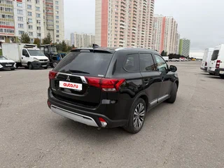 2020 Mitsubishi Outlander III Рестайлинг 3, чёрный, 2500000 рублей, вид 4