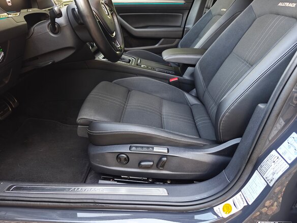 2018 Volkswagen Passat Alltrack DSG7 B8, серый, 2490000 рублей - вид 9