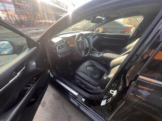 2020 Toyota Camry VIII (XV70), чёрный, 2700000 рублей, вид 5