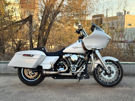2020 Harley-Davidson Road Glide, белый, 1590000 рублей, вид 3