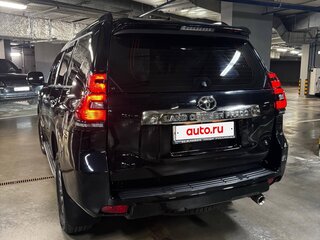 2017 Toyota Land Cruiser Prado 150 Series Рестайлинг 2, чёрный, 4600000 рублей, вид 4