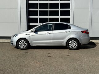 2014 Kia Rio 6-speed III, серебристый, 890000 рублей, вид 2