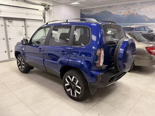 2026 Lada (ВАЗ) Niva Travel I Рестайлинг, синий, 1785900 рублей, вид 4