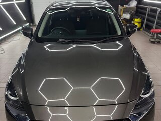 2020 Mazda 2 III (DJ) Рестайлинг, серый, 1500000 рублей, вид 4