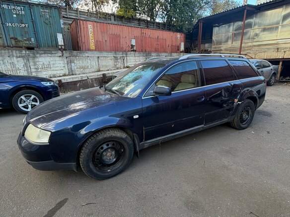 1998 Audi A6 II (C5), синий, 165000 рублей - вид 3