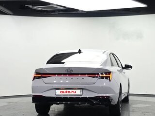 2022 Hyundai Avante VII, белый, 2120000 рублей, вид 4