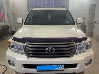 2013 Toyota Land Cruiser 200 Series Рестайлинг 1, белый, 3200000 рублей, вид 2