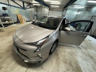 2015 Toyota Prius IV (XW50), бежевый, 1680000 рублей, вид 2