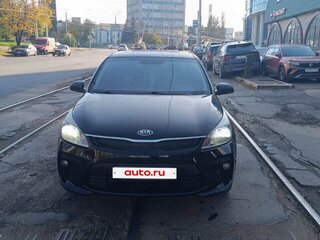 2019 Kia Rio IV, чёрный, 715000 рублей, вид 1