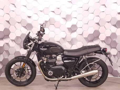 2020 Triumph Street Twin, чёрный, 799000 рублей, вид 4