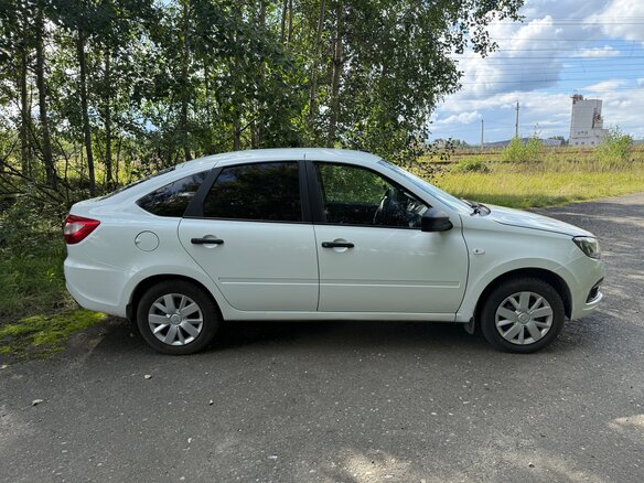 2021 Lada (ВАЗ) Granta I Рестайлинг, белый, 610000 рублей - вид 3
