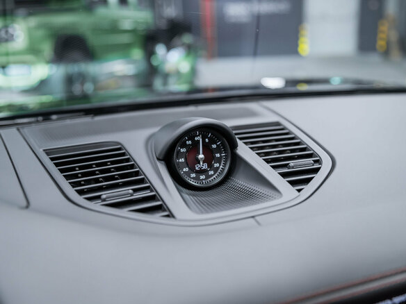 2025 Porsche Panamera 4 E-Hybrid III, серый, 19850000 рублей - вид 34