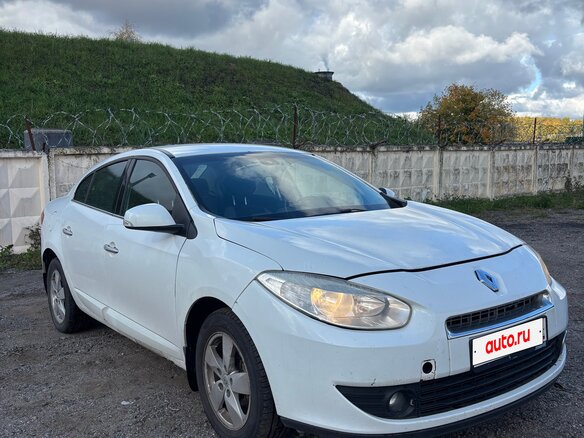 2010 Renault Fluence I, белый, 330000 рублей - вид 2