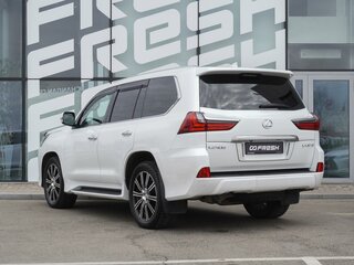 2019 Lexus LX 570 III Рестайлинг 2, белый, 9100000 рублей, вид 3