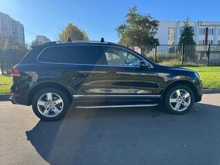 2014 Volkswagen Touareg II, чёрный, 2600000 рублей, вид 4