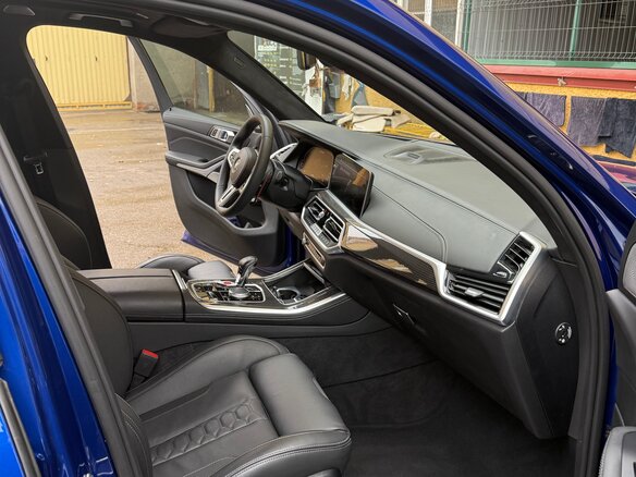 2021 BMW X5 M III (F95), синий, 8200000 рублей - вид 9