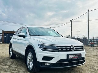 2017 Volkswagen Tiguan II, белый, 2390000 рублей, вид 1