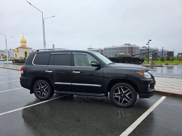 2012 Lexus LX 570 III Рестайлинг, чёрный, 4300000 рублей