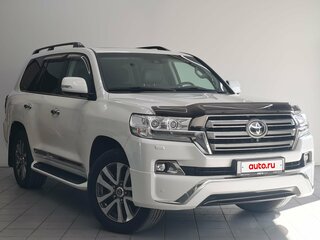 2017 Toyota Land Cruiser 200 Series Рестайлинг 2, белый, 6590000 рублей, вид 3