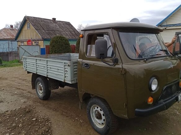 2013 УАЗ 3303, зелёный, 850000 рублей - вид 2