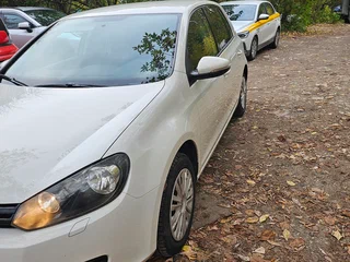2012 Volkswagen Golf VI, белый, 1250000 рублей, вид 1