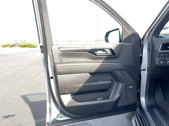 2026 Chevrolet Tahoe V Рестайлинг, серый, 15100577 рублей - вид 17