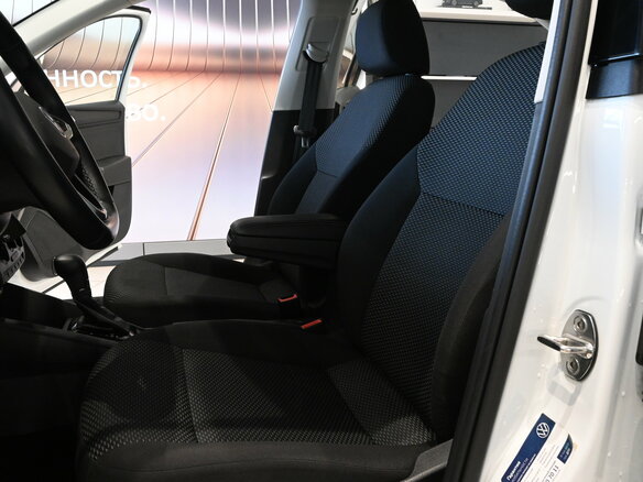 2022 Volkswagen Polo VI, белый, 1680000 рублей - вид 12