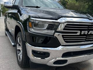 2020 Ram 1500 Quad Cab eTorque V, чёрный, 6400000 рублей, вид 3