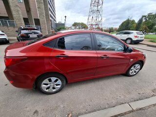 2014 Hyundai Solaris I Рестайлинг, красный, 950000 рублей, вид 4