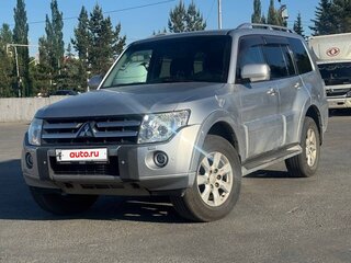 2010 Mitsubishi Pajero IV, серебристый, 2000000 рублей, вид 1