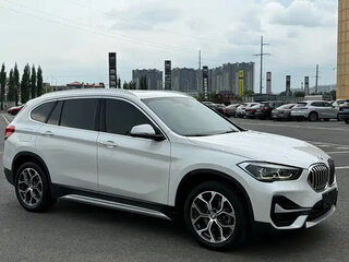 2021 BMW X1 Long 20Li sDrive II (F48) Рестайлинг, белый, 1542000 рублей, вид 3