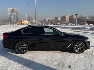 2020 BMW 5 серии 520i VII (G30/G31/G38), чёрный, 4870000 рублей, вид 3