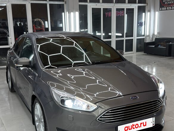2015 Ford Focus III Рестайлинг, коричневый, 1150000 рублей - вид 1