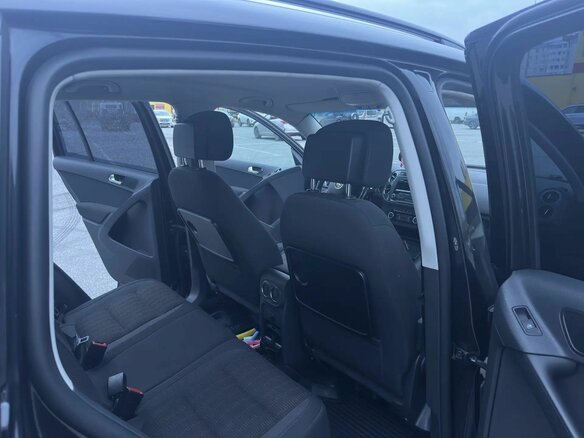 2011 Volkswagen Tiguan I Рестайлинг, чёрный, 1150000 рублей - вид 15
