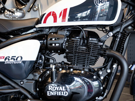 2026 Royal Enfield Shotgun, белый, 741000 рублей, вид 5